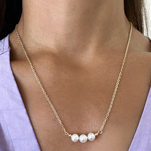 Three Pearl Pendant Necklace 